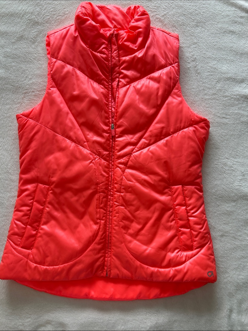 GAP Bright Coral GapFit Puffer Vest size Small